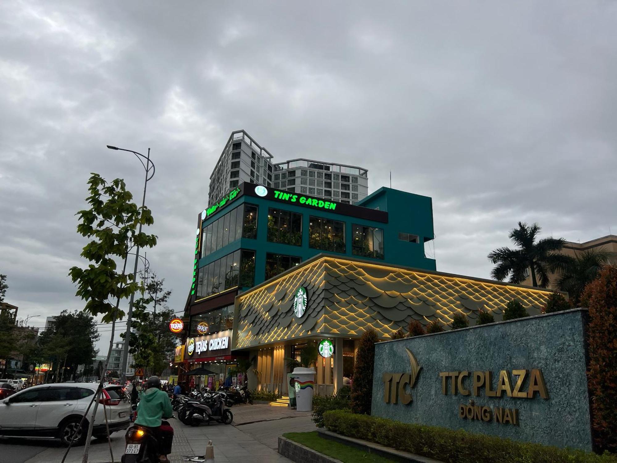 Bin Hom Motel Bien Hoa Bagian luar foto